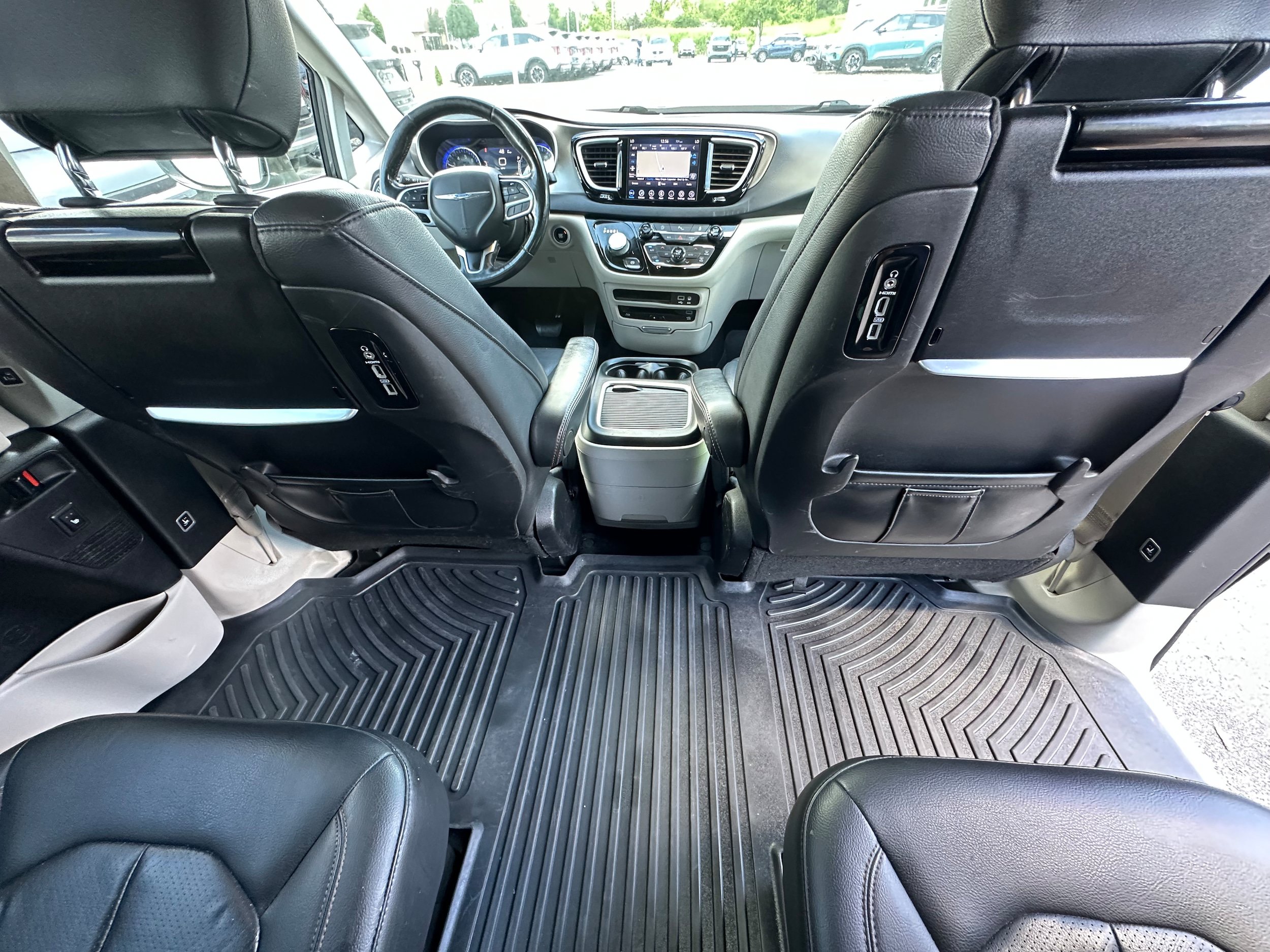 Used 2020 Chrysler Pacifica Touring-L Plus FWD image 11