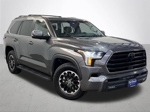 Used 2024 Toyota Sequoia SR5 w/ SR5 Premium Package AWD/4WD image 7