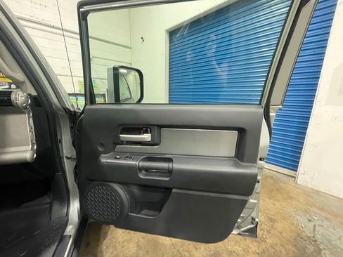 Used 2010 Toyota FJ Cruiser 4WD image 13