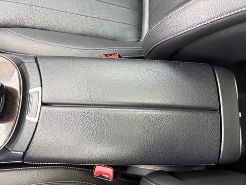 Used 2019 Mercedes-Benz E 450 4MATIC Sedan w/ Premium Package image 31