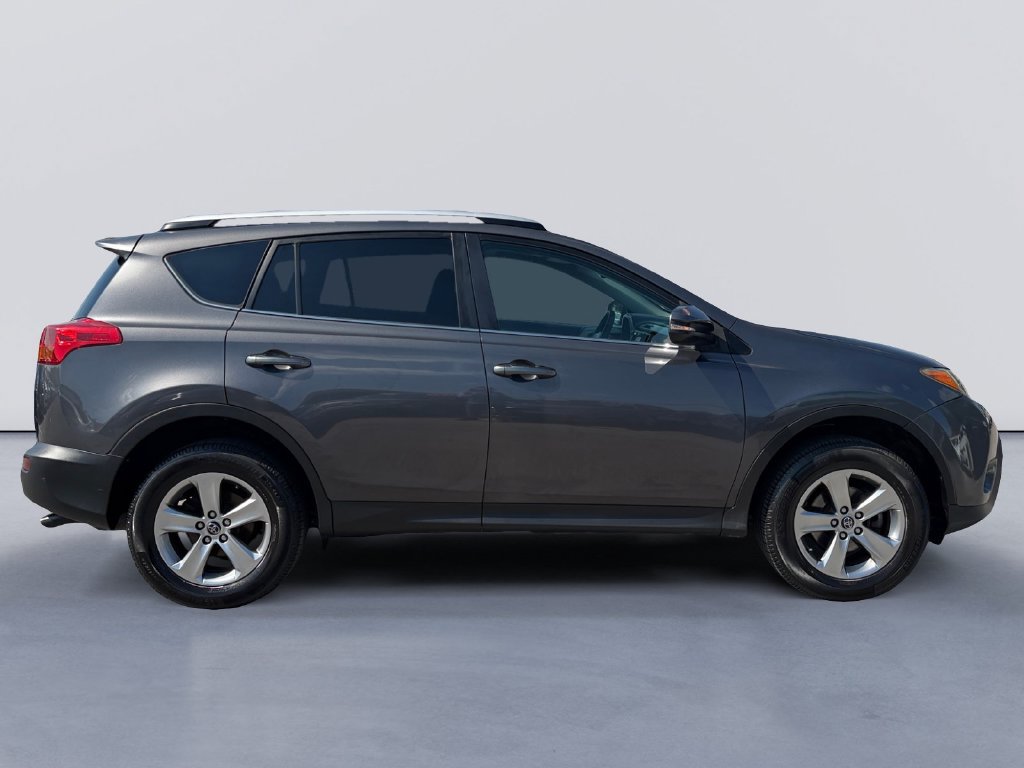Used 2015 Toyota RAV4 XLE FWD image 2