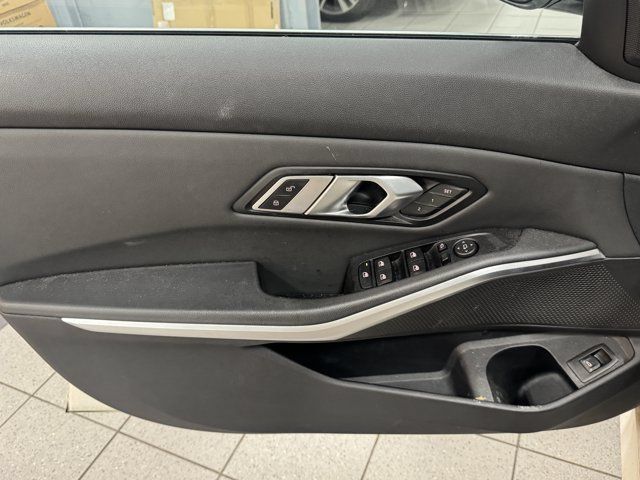 Used 2019 BMW 330i xDrive Sedan w/ Convenience Package AWD/4WD image 28