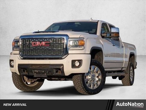 Used 2019 GMC Sierra 2500 Denali w/ Duramax Plus Package image 1