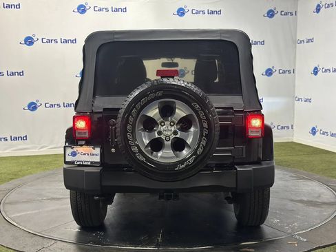 Used 2017 Jeep Wrangler Unlimited Sahara w/ Connectivity Group image 4