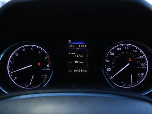 Used 2019 Toyota Camry SE image 12