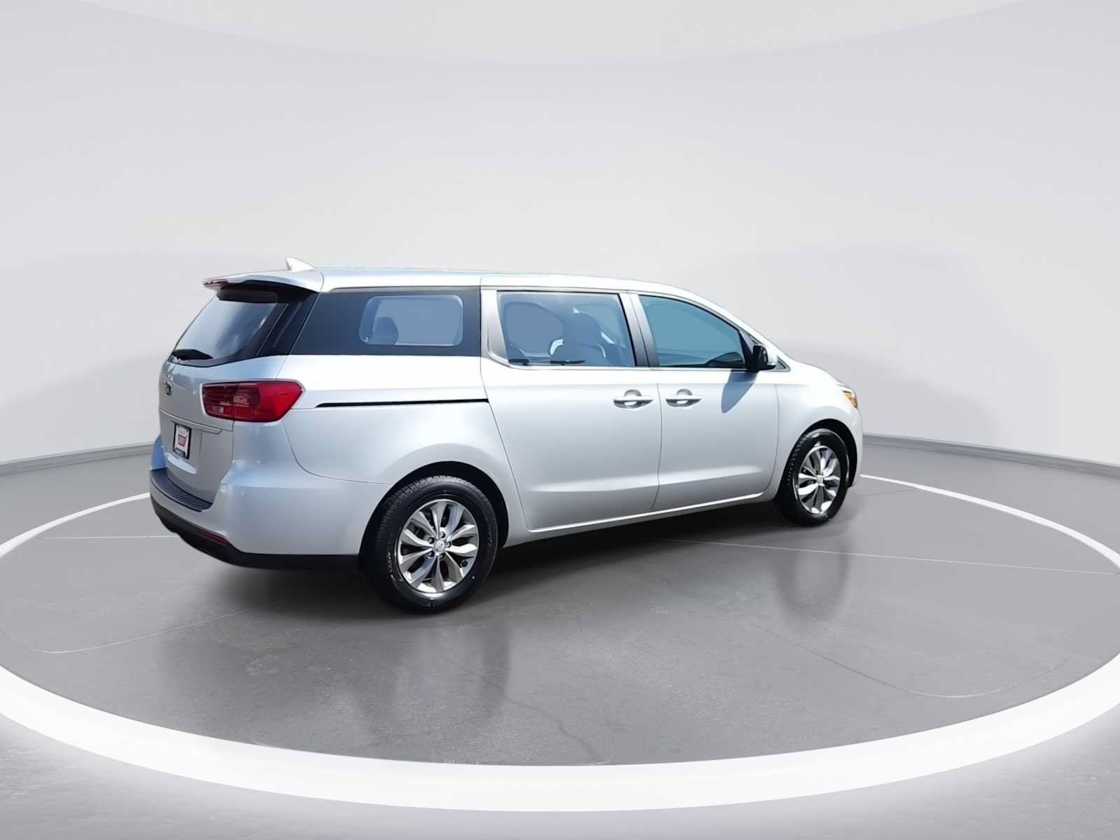 Used 2019 Kia Sedona L FWD image 8