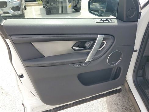 Certified 2025 Land Rover Discovery Sport Dynamic SE image 23