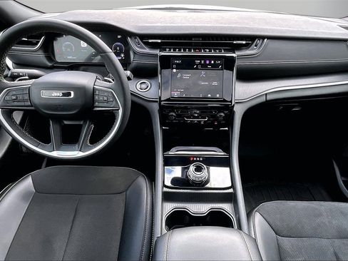 Used 2024 Jeep Grand Cherokee L Altitude image 14