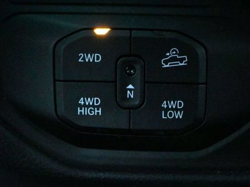Used 2025 RAM 2500 Laramie AWD/4WD image 20