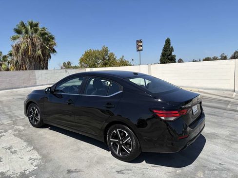 Used 2025 Nissan Sentra SV FWD image 10