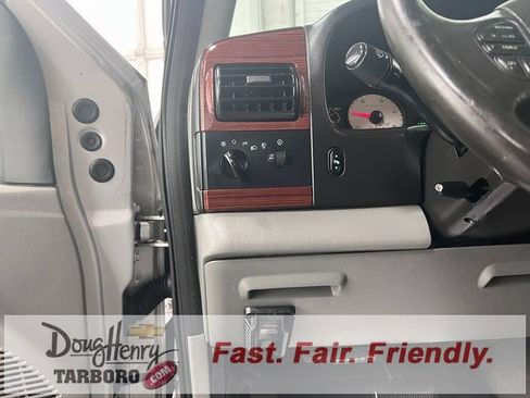 Used 2006 Ford F250 Lariat image 26