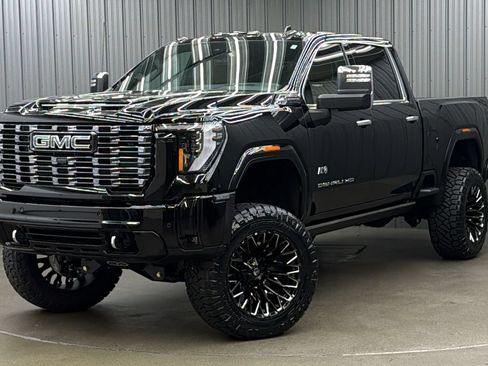 Used 2026 GMC Sierra 3500 Denali Ultimate AWD/4WD image 1