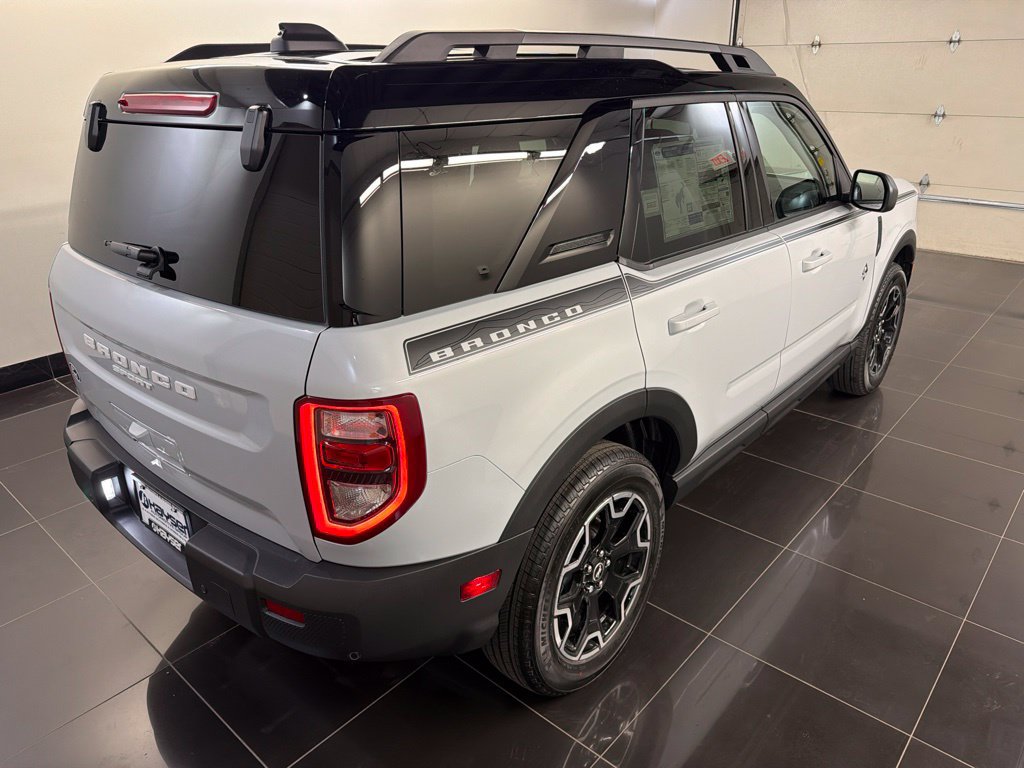 New 2026 Ford Bronco Sport Outer Banks w/ Topo Graphic Package AWD/4WD image 6