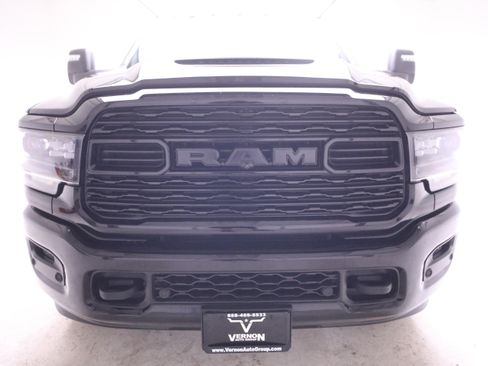 Used 2024 RAM 3500 Limited image 8