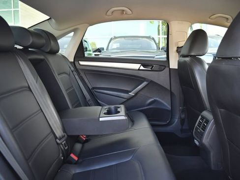 Used 2020 Volkswagen Passat 2.0T SE FWD image 23