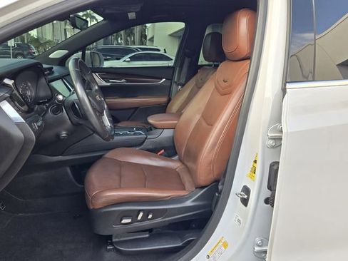 Used 2020 Cadillac XT5 Premium Luxury FWD image 12