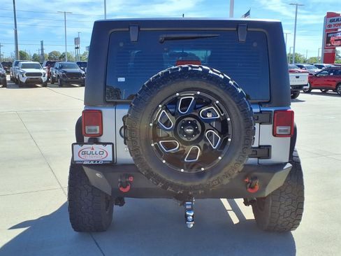 Used 2018 Jeep Wrangler Sport image 7
