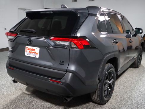 Used 2021 Toyota RAV4 LE image 7