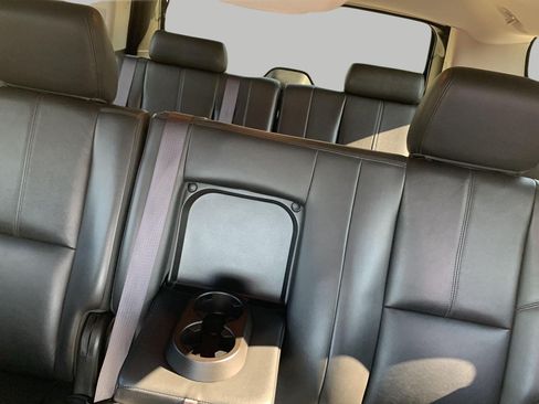 Used 2014 Chevrolet Tahoe LT w/ Luxury Package AWD/4WD image 21