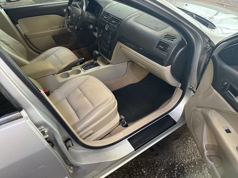 Used 2009 Ford Fusion SEL image 5