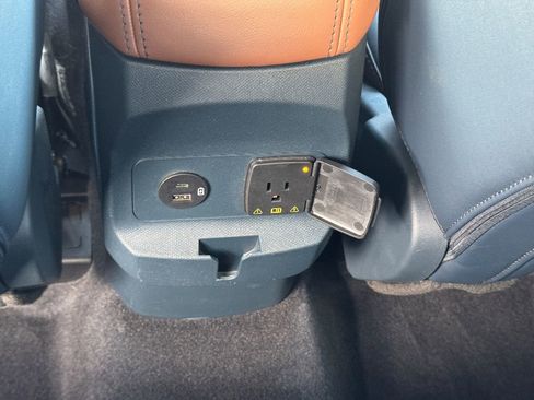 Used 2022 Ford Maverick Lariat w/ Lariat Luxury Package image 13