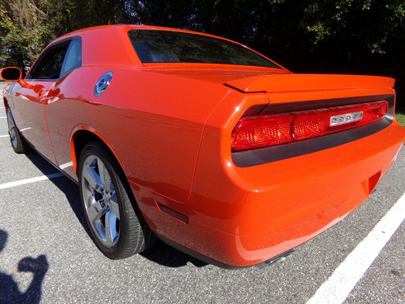 Used 2009 Dodge Challenger R/T RWD image 8