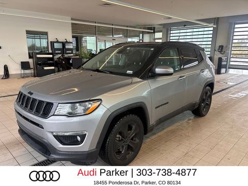 Used 2019 Jeep Compass Latitude FWD image 1