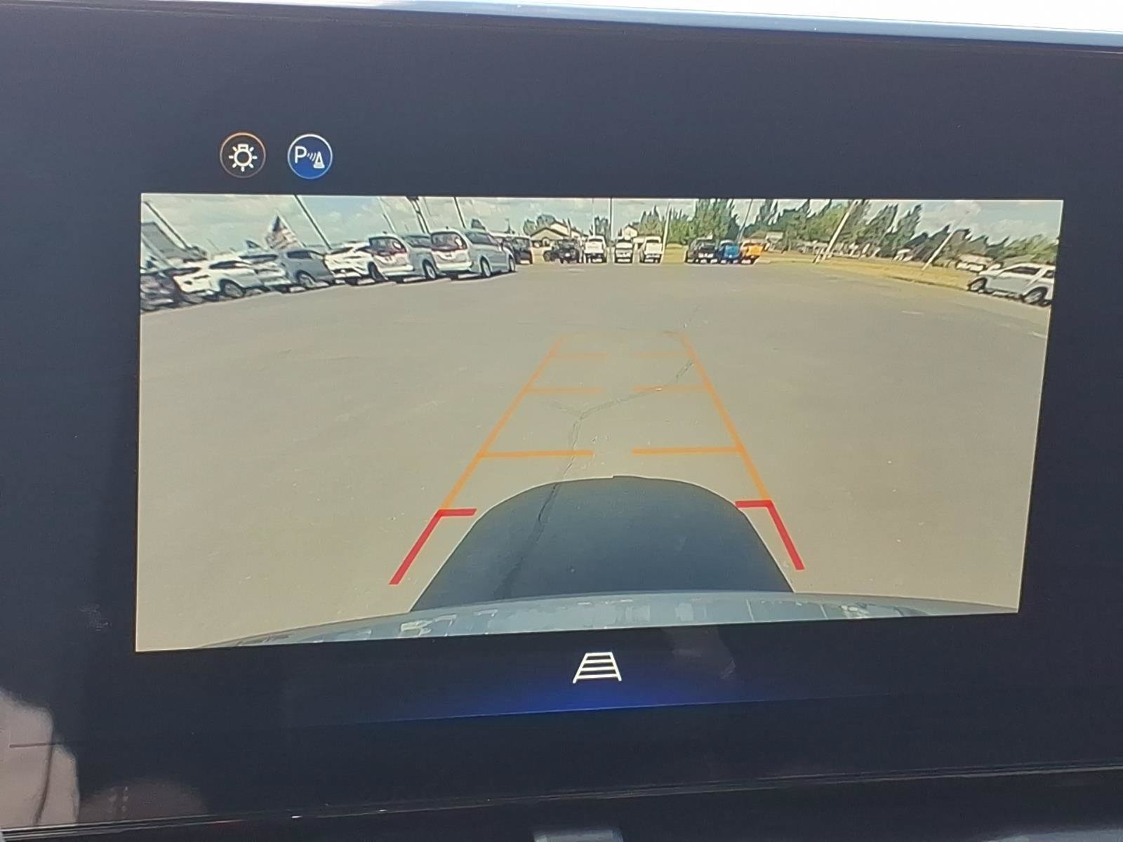 Used 2026 Chevrolet Equinox LT AWD/4WD image 16