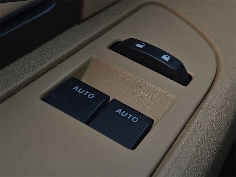 Used 2014 Ford F150 XLT w/ Equipment Group 301A Mid image 10