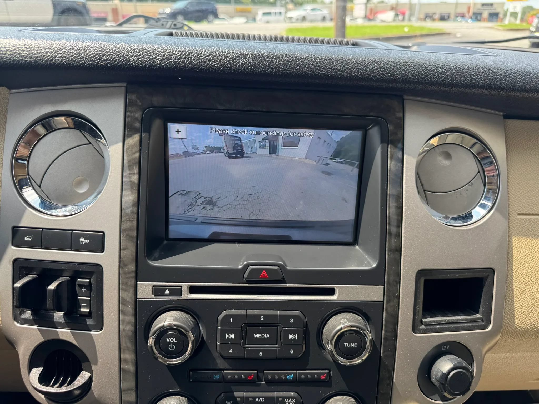 Used 2017 Ford Expedition Limited RWD image 22