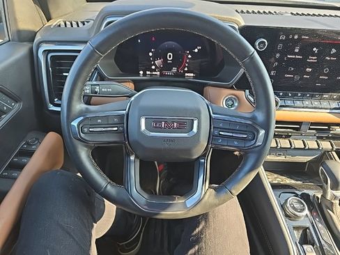 Used 2023 GMC Canyon AT4 w/ AT4 Premium Package AWD/4WD image 18