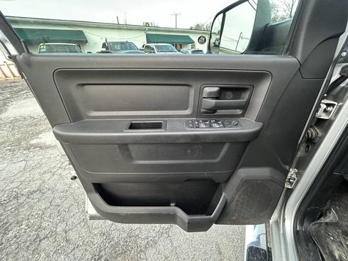 Used 2018 RAM 3500 Tradesman w/ Chrome Appearance Group image 13