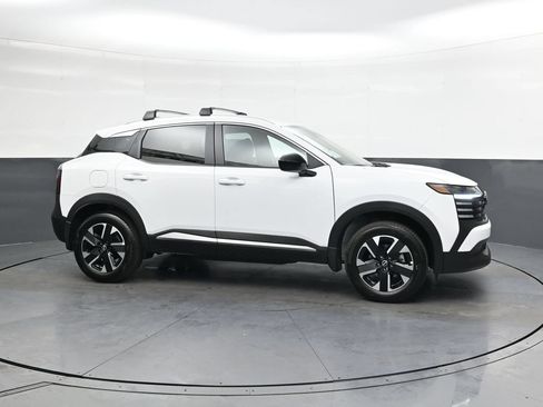 Certified 2026 Nissan Kicks SV w/ Cold Weather Package AWD/4WD image 4