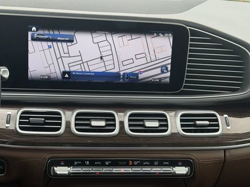 Used 2024 Mercedes-Benz GLS 450 4MATIC image 14