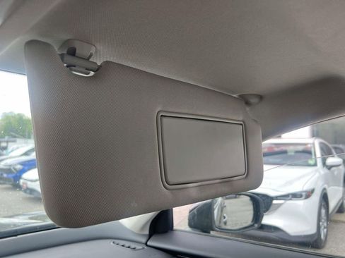 Used 2023 Honda HR-V LX image 32