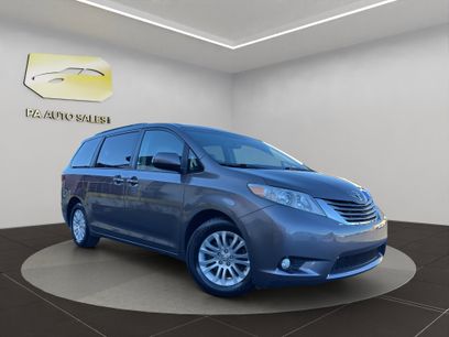 Used 2017 Toyota Sienna XLE Premium