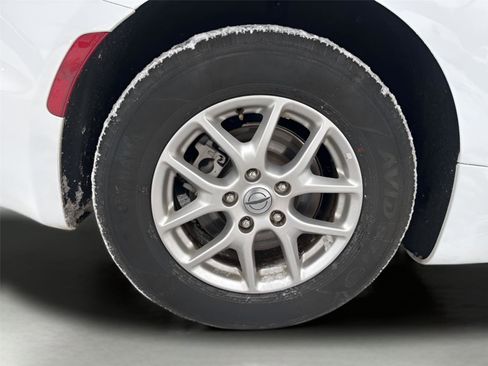 Used 2024 Chrysler Pacifica Touring-L image 12