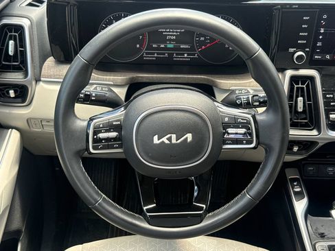 Used 2023 Kia Sorento EX FWD image 13