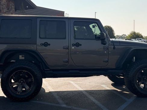 Used 2017 Jeep Wrangler Unlimited Sport w/ Quick Order Package 24S AWD/4WD image 14