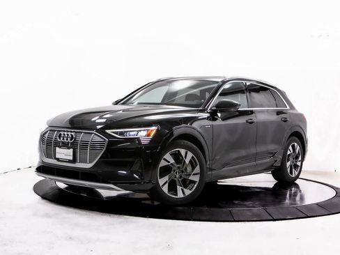 Used 2022 Audi e-tron Premium Plus w/ Premium Plus Package image 1