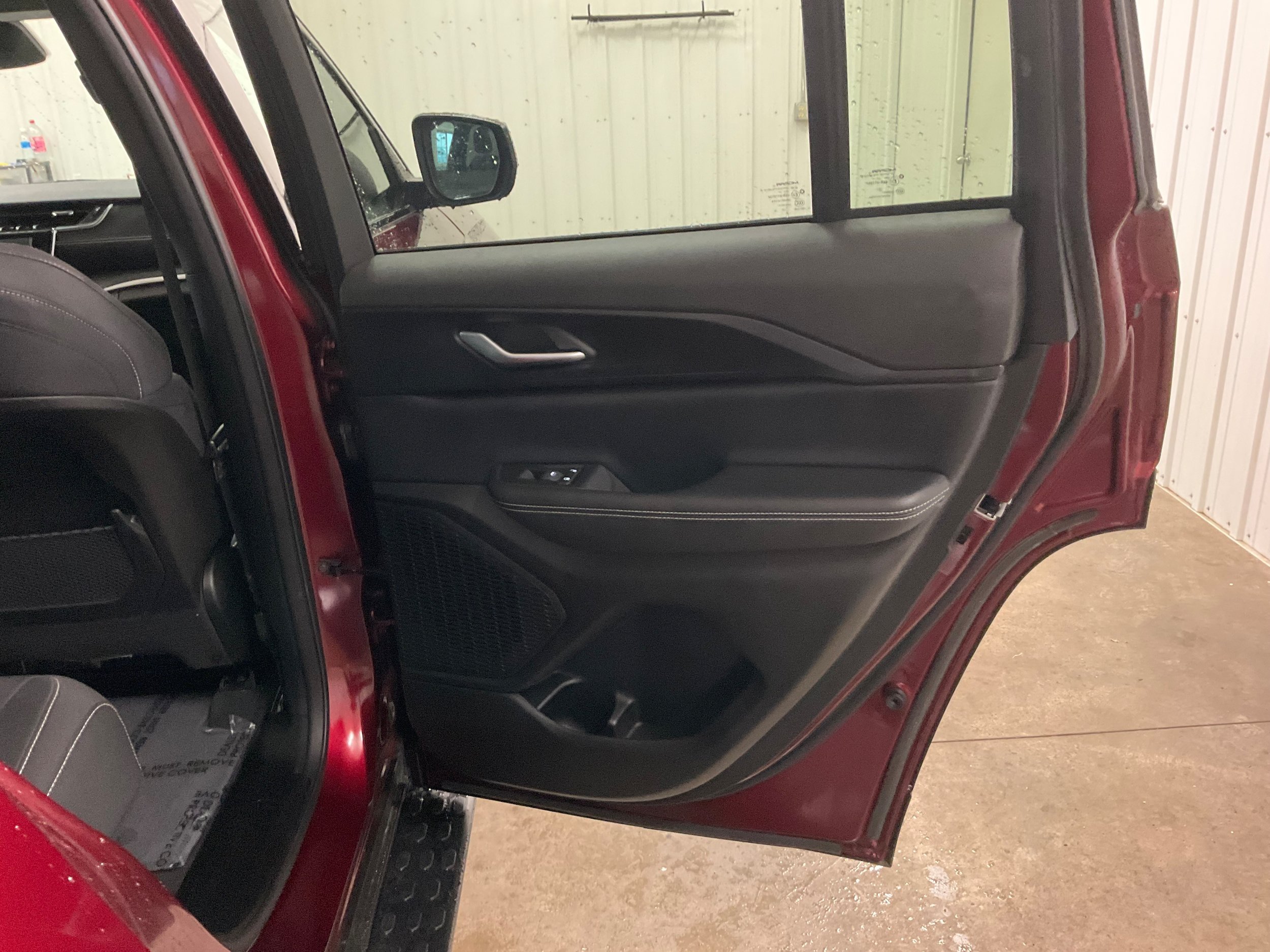 Used 2024 Jeep Grand Cherokee Laredo AWD/4WD image 24