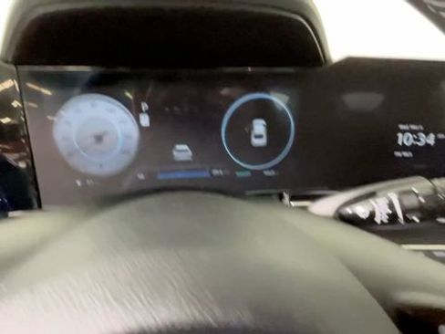 Used 2025 Hyundai Elantra SEL FWD image 29