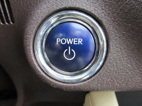 Used 2017 Lexus RX 450h AWD w/ Luxury Package image 40