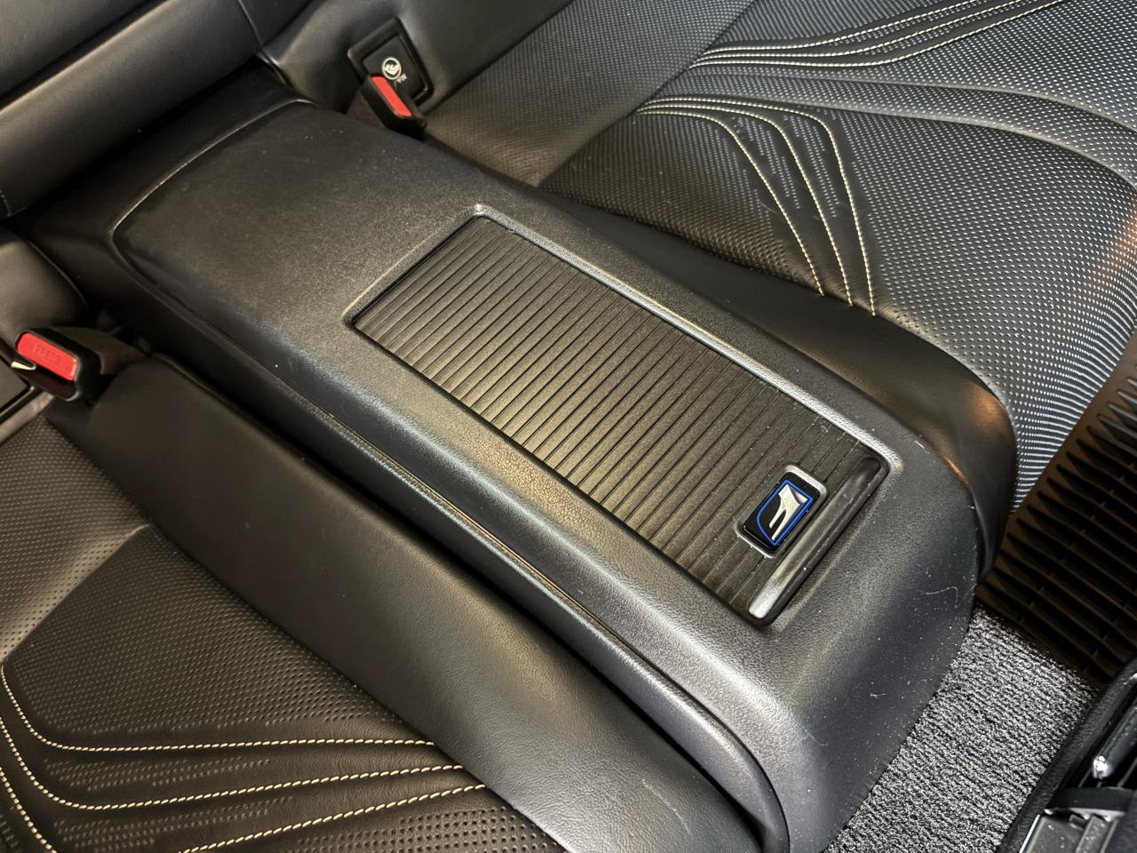 Used 2015 Lexus RC F w/ Performance Package RWD image 29