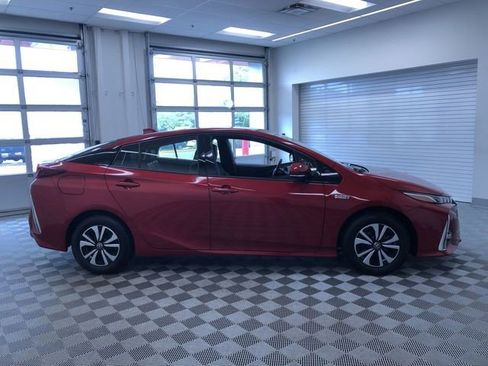 Certified 2019 Toyota Prius Prime Advanced FWD image 36