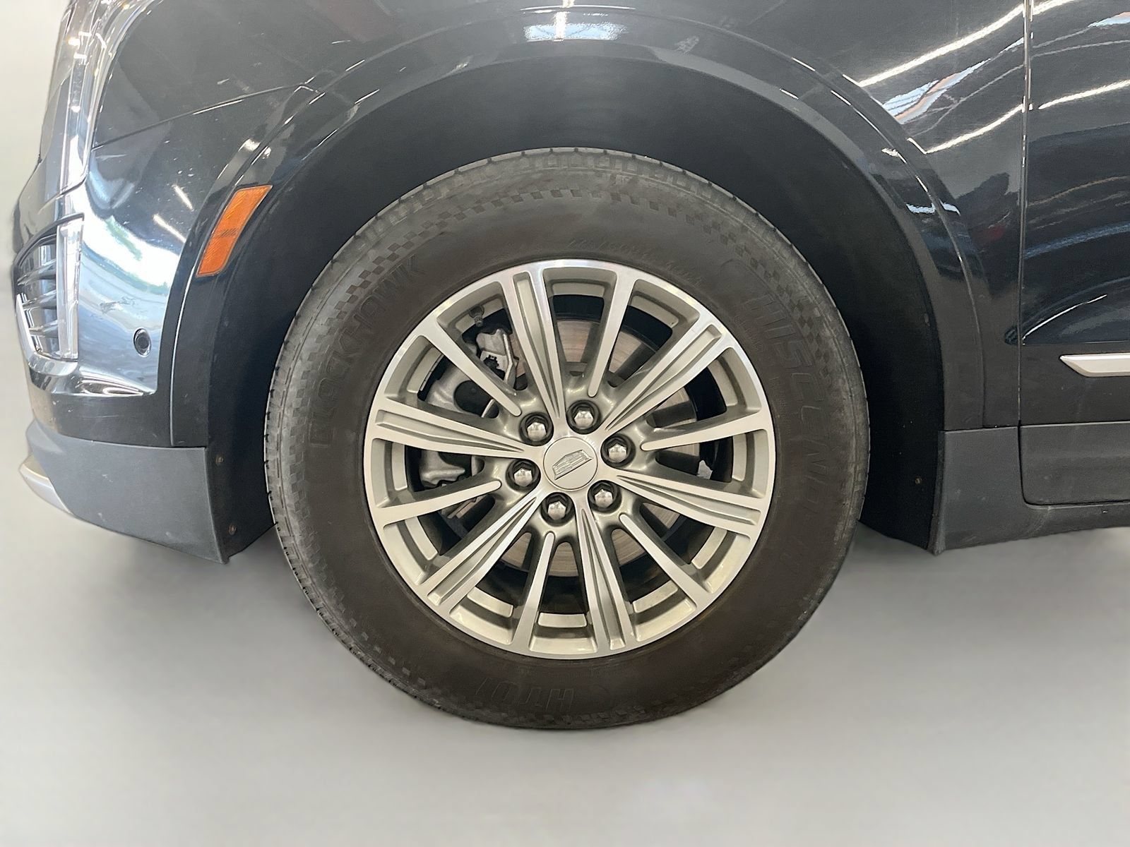 Used 2023 Cadillac XT5 Premium Luxury w/ Technology Package AWD/4WD image 33