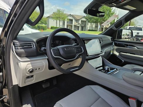 New 2026 Jeep Grand Wagoneer L Limited AWD/4WD image 16