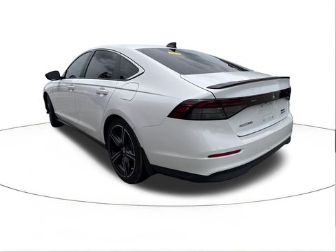 Used 2023 Honda Accord Sport image 3