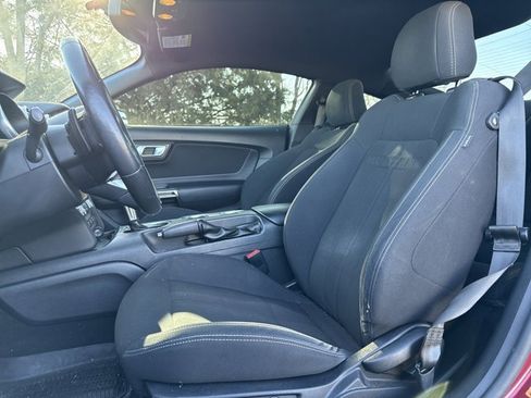 Used 2020 Ford Mustang GT image 13