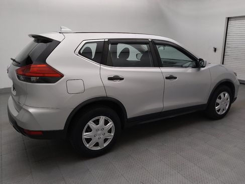 Used 2017 Nissan Rogue S AWD/4WD image 10